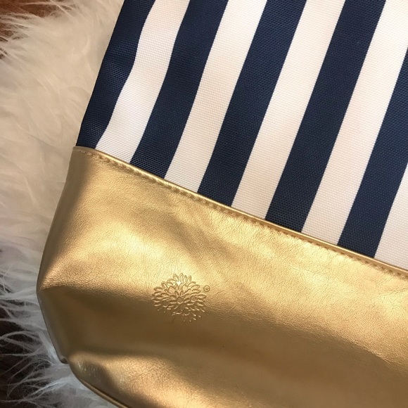 🏖️Host Pick👙 Blue and white stripe tote - Picture 2 of 6